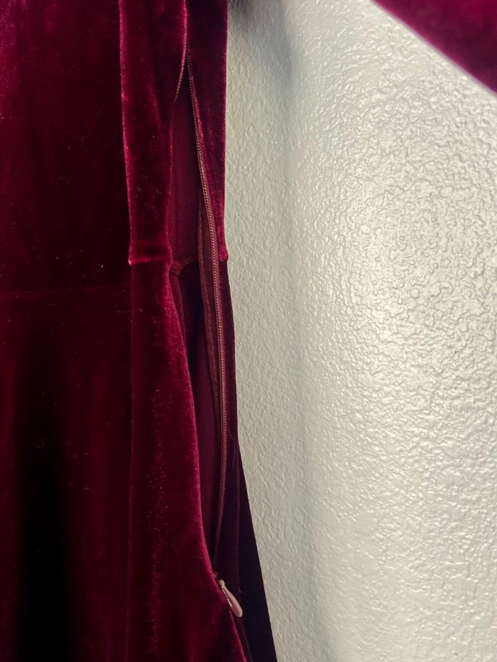 Spirit Halloween Adult Burgundy Vampire Dress Costume NWT M 8-10 - Picture 6 of 8